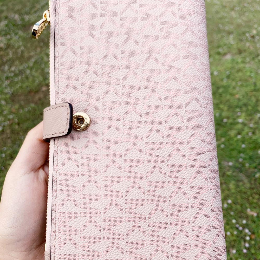 Gaby’sBags💕NWT Michael Kors double zip wristlet - Picture 2 of 10